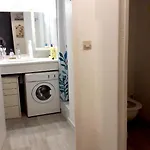Accueillant A 32 M² Avec Balcon Διαμέρισμα