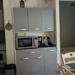 Accueillant A 32 M² Avec Balcon