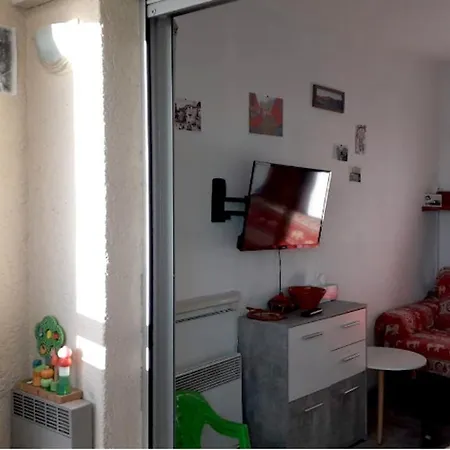 Accueillant A 32 M² Avec Balcon Διαμέρισμα *