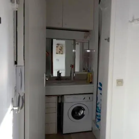 Lägenhet Accueillant A 32 M² Avec Balcon