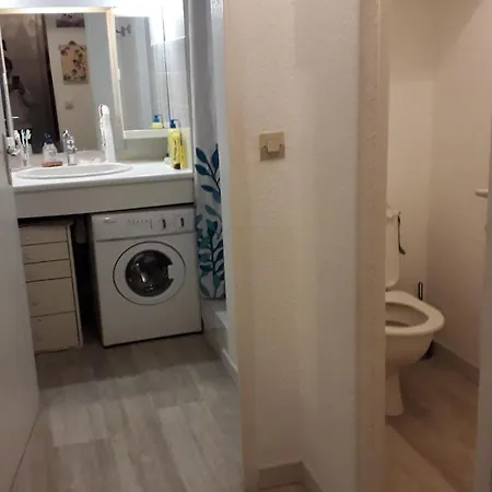 Accueillant A 32 M² Avec Balcon *