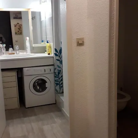 Accueillant A 32 M² Avec Balcon Апартаменты *